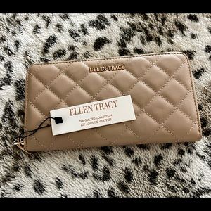 Ellen Tracy RARE The Quilted Collection Zip around wallet in Ivory
